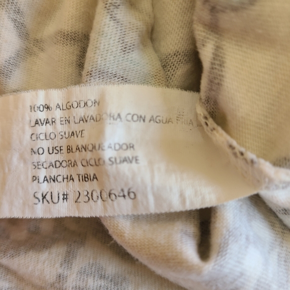 (406) Nick and Sarah Woman's Blouse, Size: 1X Color: White, Black, and Blue - Picture 16 of 16